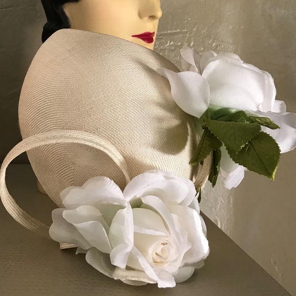 EXQUISITE FAMOUS DESIGNER 1960s' COUTURE CREAM STRAW HAT - FABRIC ROSES & LOOPS - Picture 12 of 14